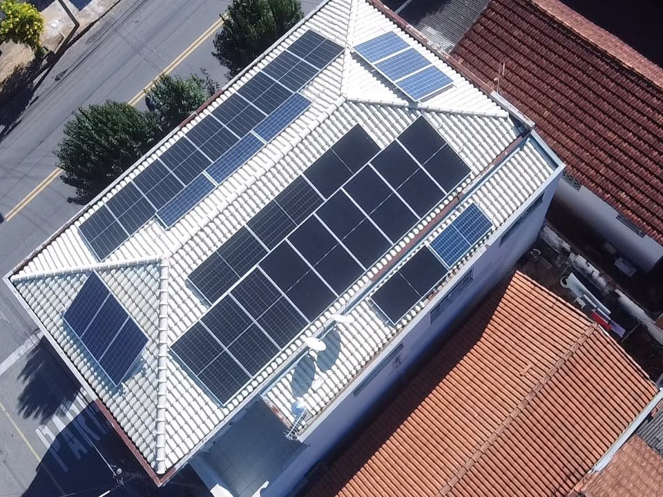 Sobrado com placas solares